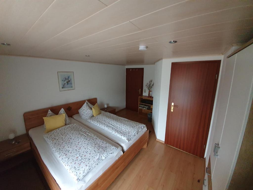 Cafe & Pension Carmen room 4